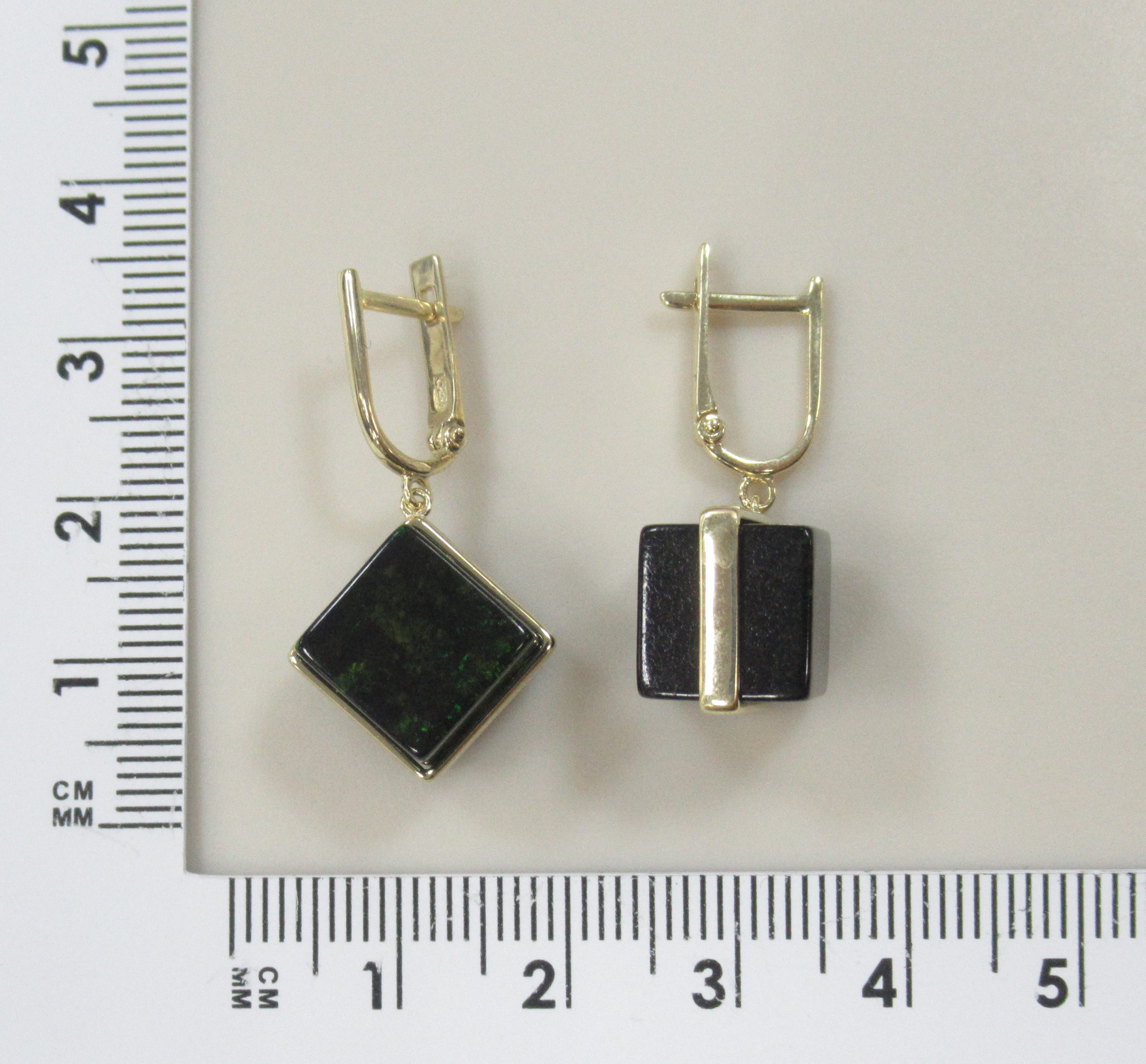 Серьги из желтого золота с янтарем